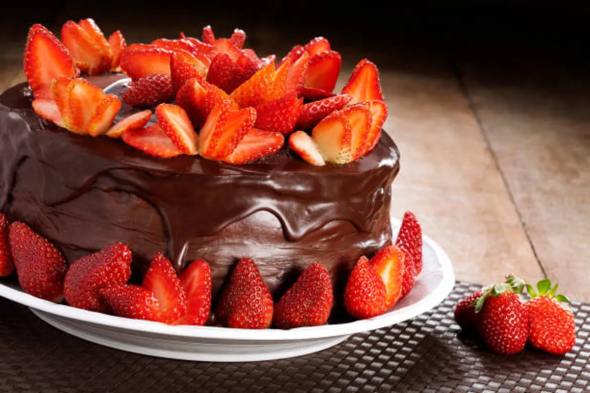 Receita de bolo de morango com chocolate