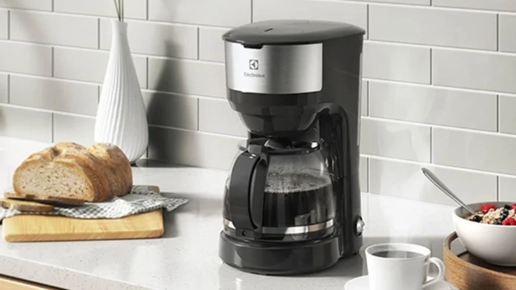 Cafeteira Elétrica Electrolux Inox, 30 Xícaras, Efficient ECM20 - 127V