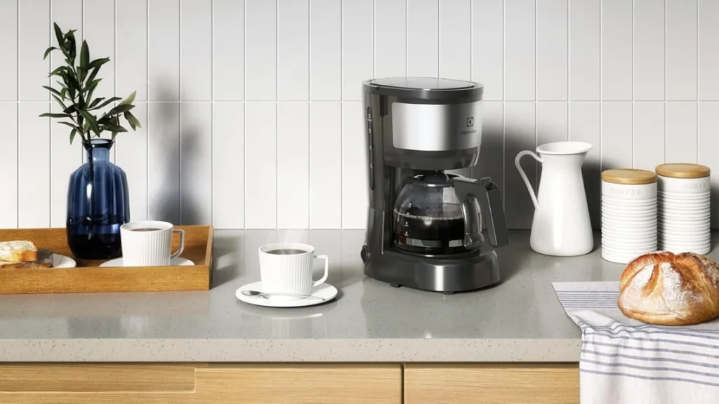 Cafeteira Elétrica Electrolux 15 Xícaras Efficient (ECM10): uma das melhores cafeteiras na Amazon