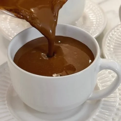 Como fazer chocolate quente cremoso