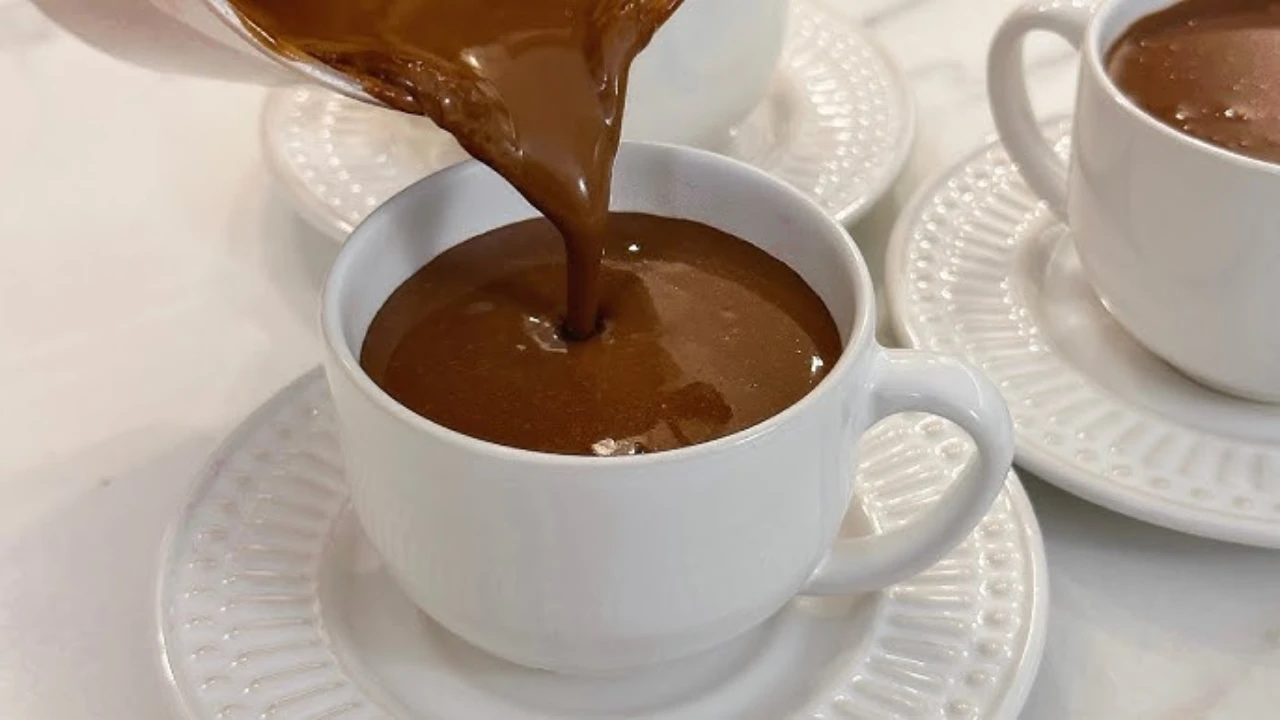 Como fazer chocolate quente cremoso