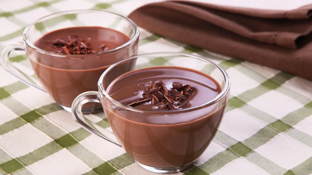 Como fazer chocolate quente cremoso
