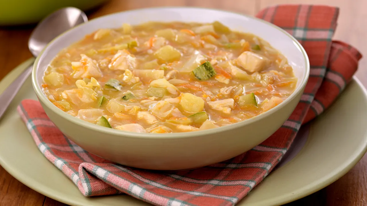 Sopa de legumes com frango