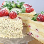 Bolo de leite ninho com morango